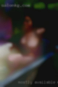 Mostly available woman nude on the weekends from Coalinga CA.